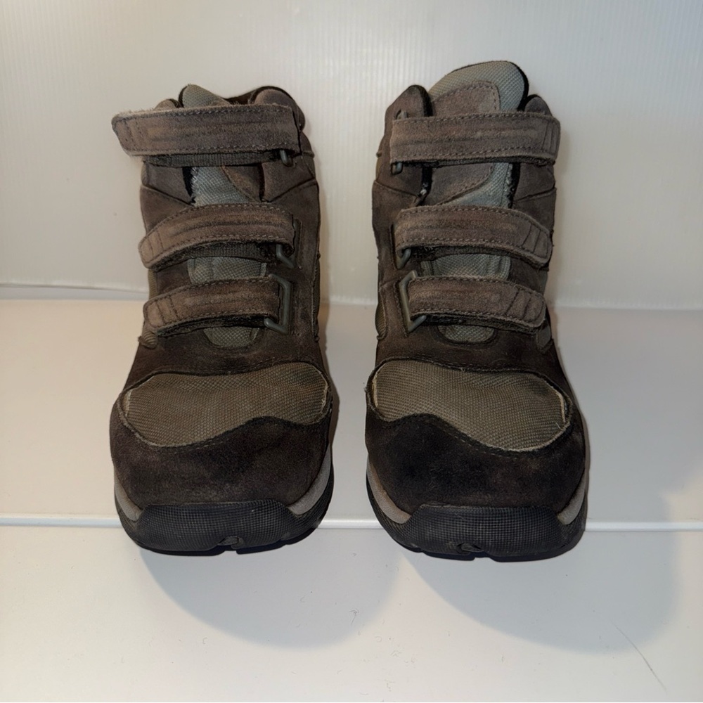 LL Bean Hiking Ankle Boots Women’s 9 Hook And Loop Closure Primaloft Insulated